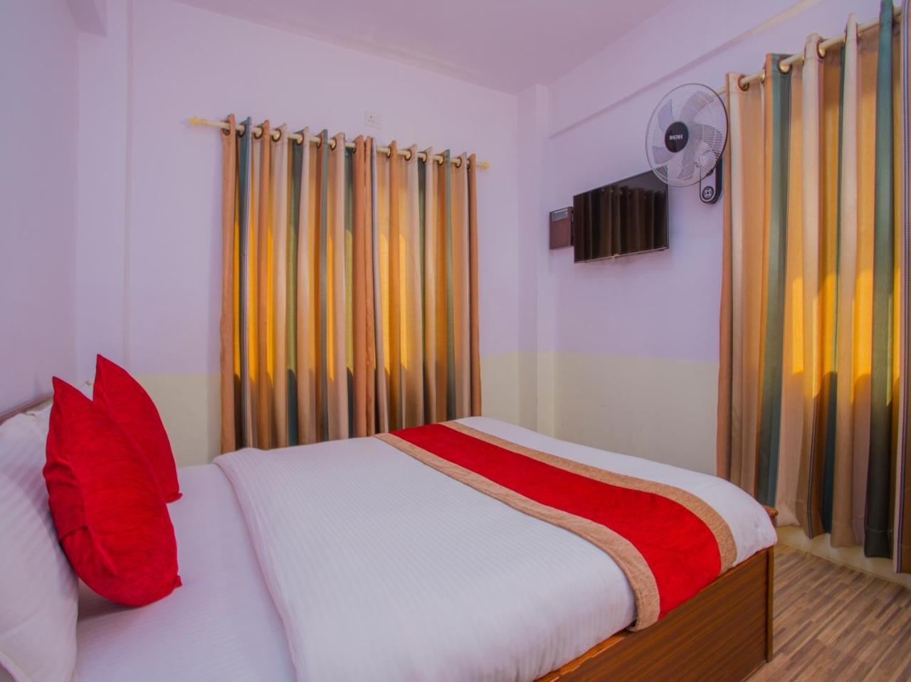 Oyo 255 White Zambala Hotel Káthmándú Exteriér fotografie
