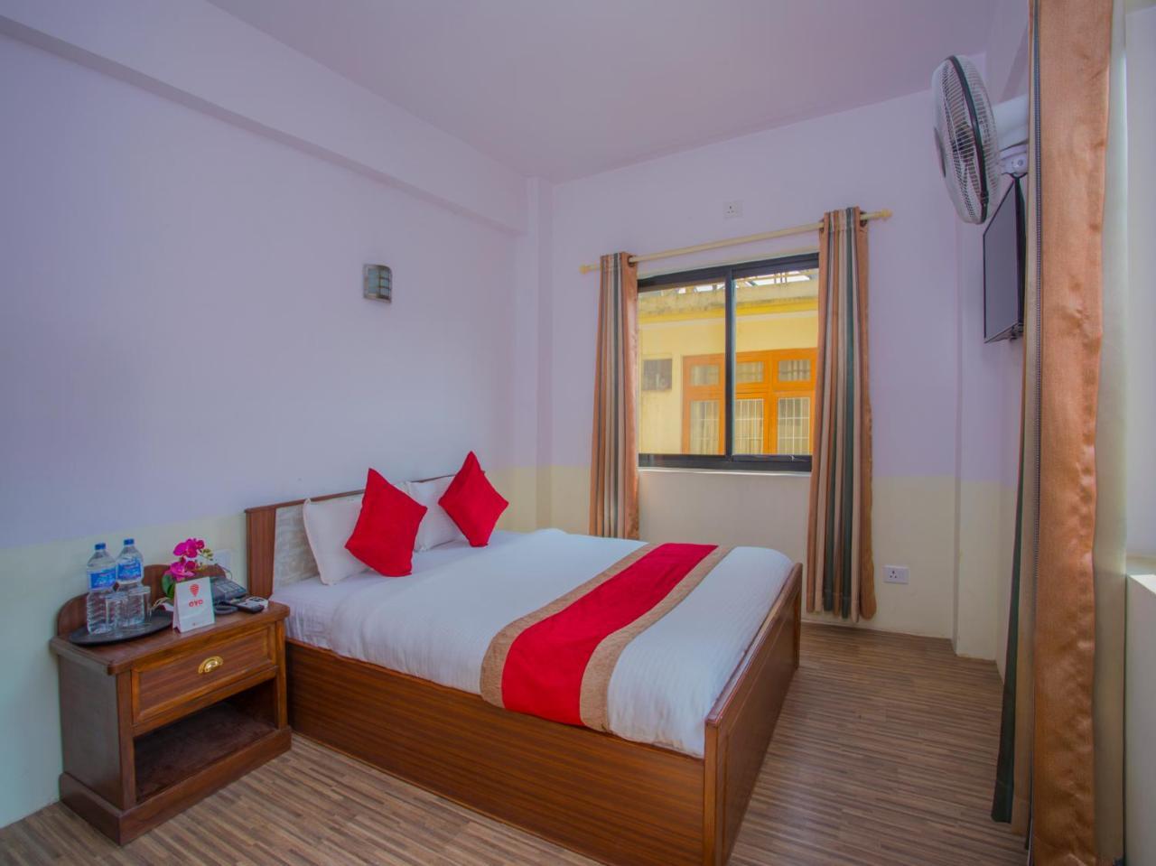 Oyo 255 White Zambala Hotel Káthmándú Exteriér fotografie