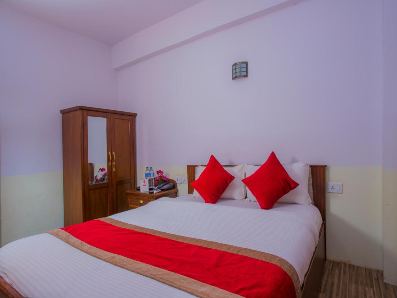 Oyo 255 White Zambala Hotel Káthmándú Exteriér fotografie