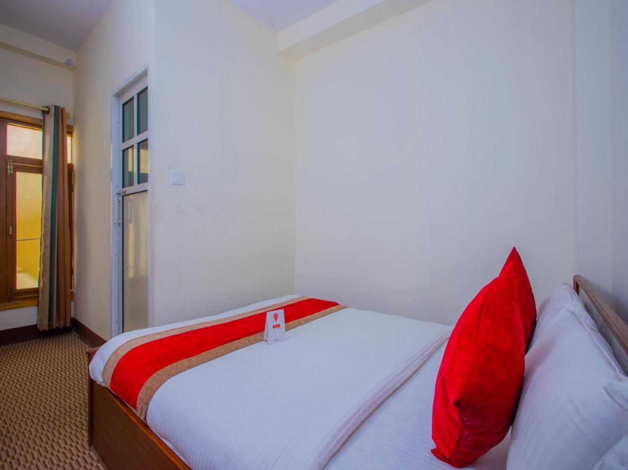 Oyo 255 White Zambala Hotel Káthmándú Exteriér fotografie