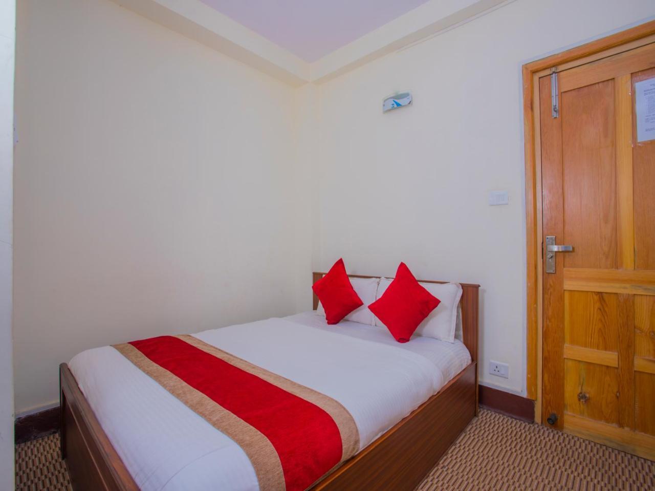 Oyo 255 White Zambala Hotel Káthmándú Exteriér fotografie