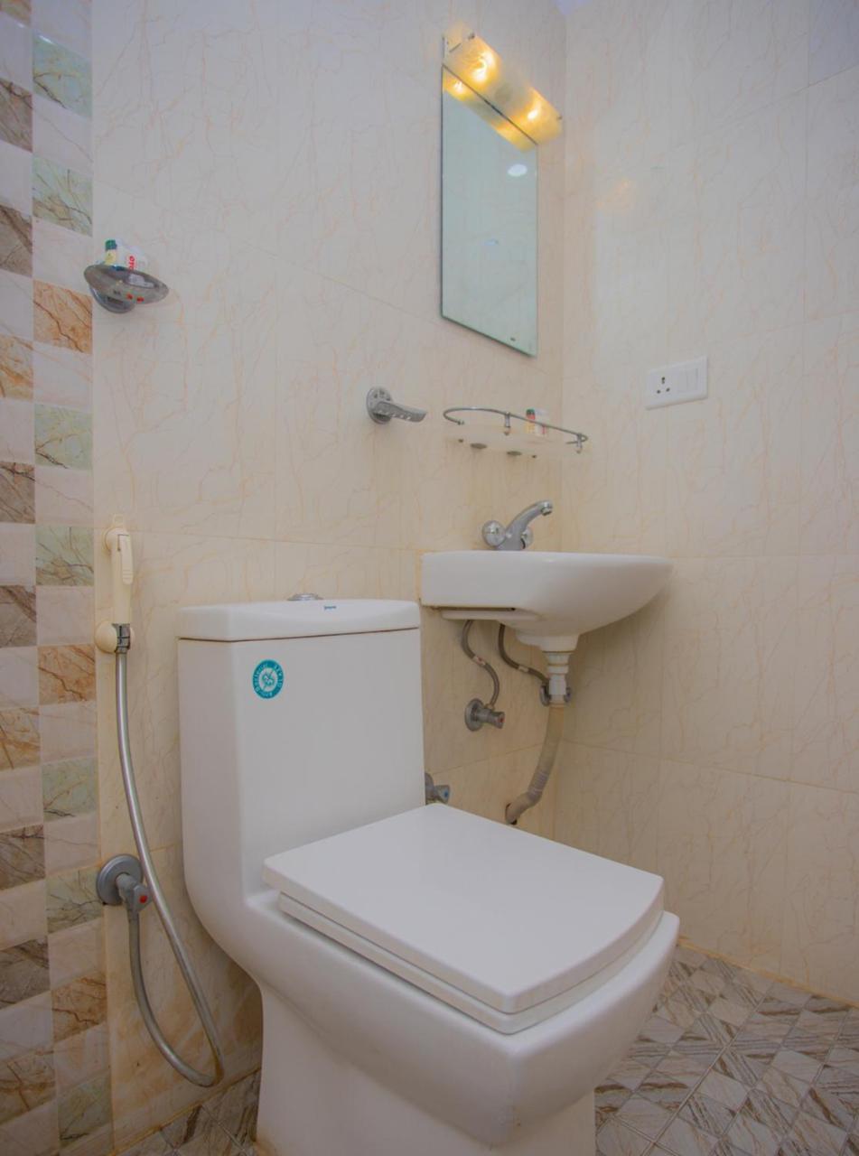 Oyo 255 White Zambala Hotel Káthmándú Exteriér fotografie
